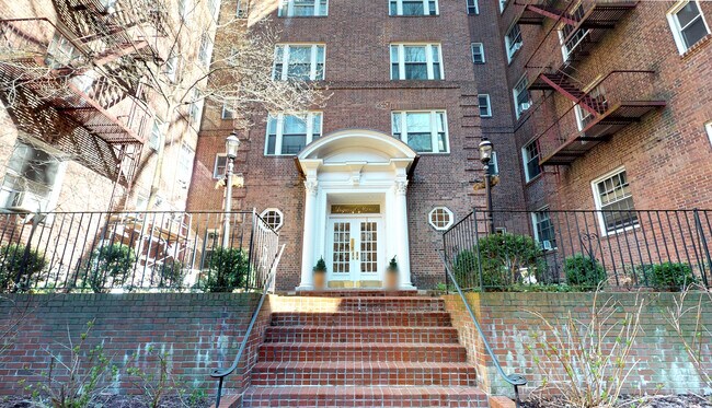 Photo - Hampton Court