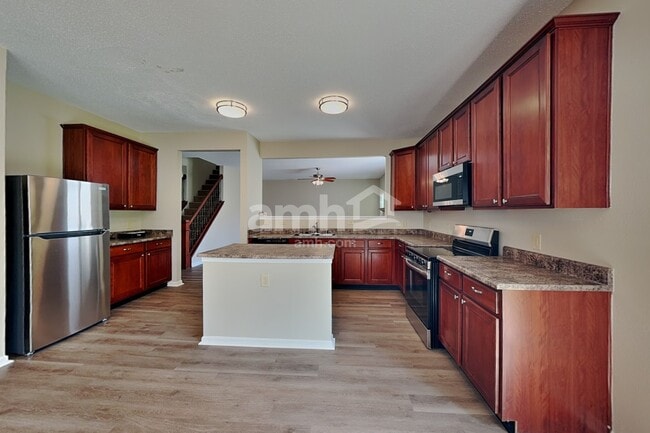 Photo - 15192 Beam St