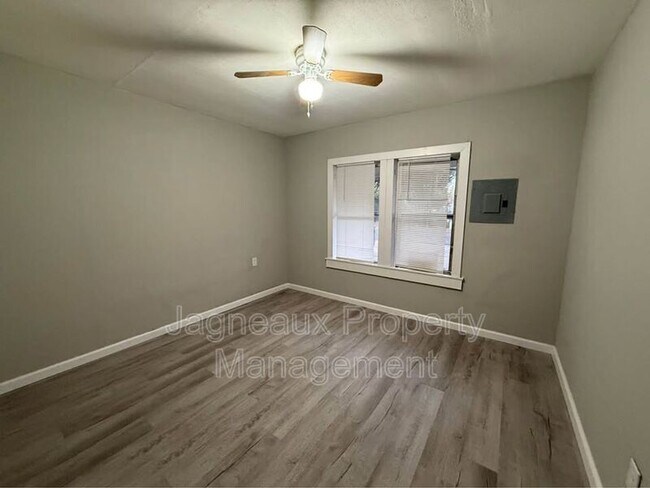 Photo - 227 E Peach St