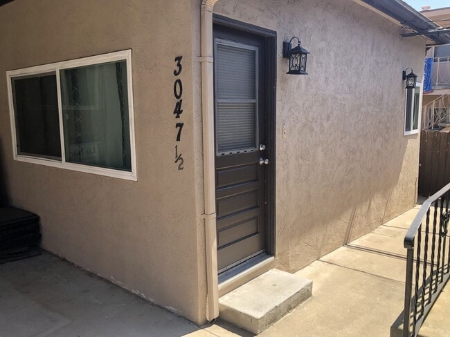 Building Photo - 3047.5 Macaulay St