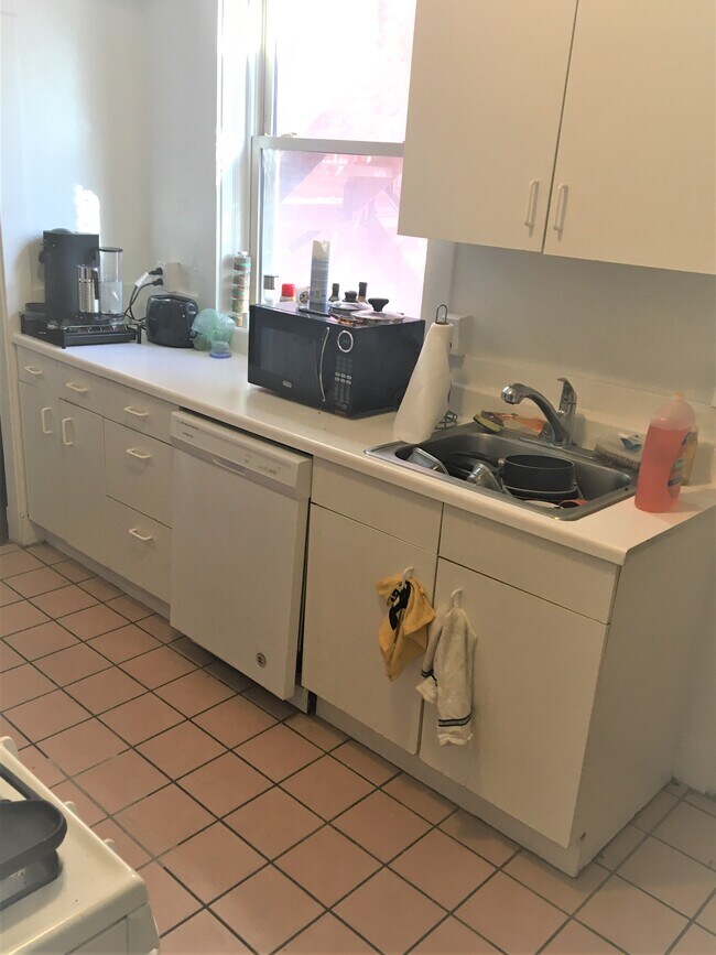 Photo - 5752 Ellsworth Ave