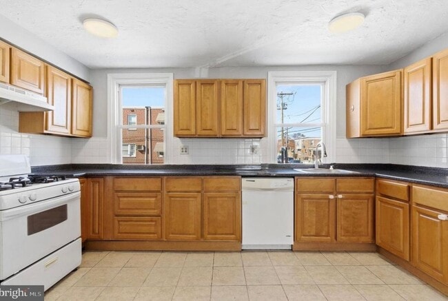 Photo - 6266 Marsden St Unit A
