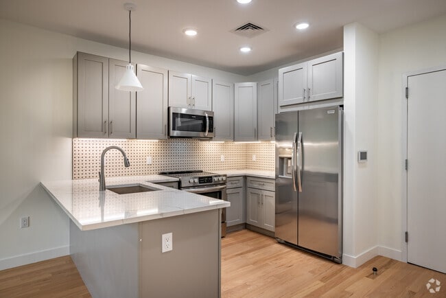 1BR, 1BA - 750SF - Kitchen