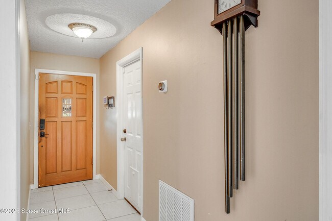 Photo - 115 Angelo Rd SE