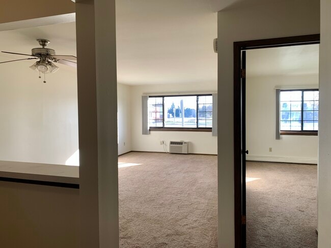 Photo - Greenfield Avenue Apartments Unidad 204