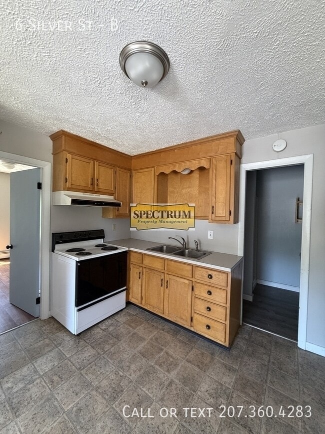 Building Photo - 6 Silver St Unit B
