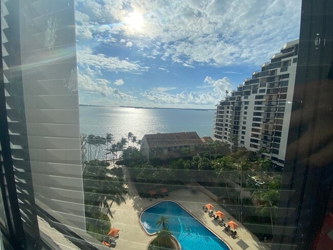 Building Photo - 540 Brickell Key Unit 1201