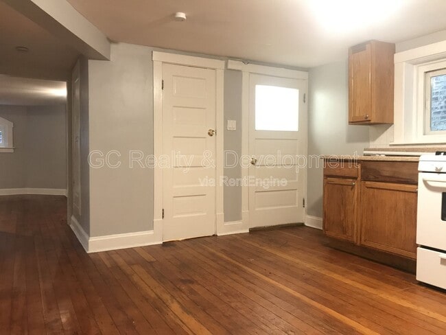 Photo - 3841 N Sawyer Ave Unit G