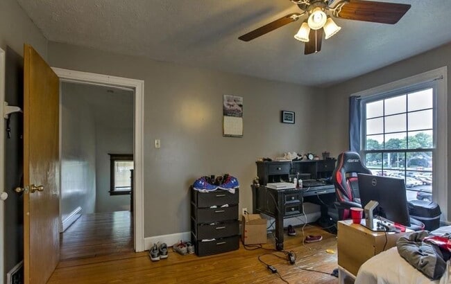 Photo - 4821 Walker Ave