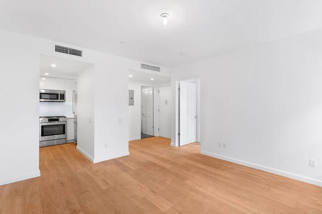 Photo - 51 MacDougal St