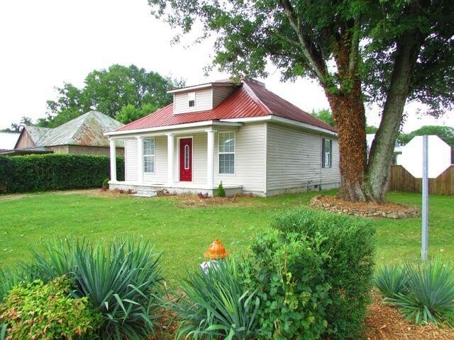 Photo - 711 N Pine St House