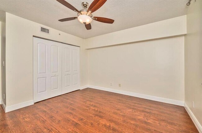 Photo - 509 E Sheridan St Unit 301