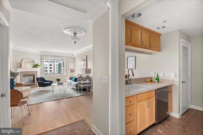 Photo - 901 N Monroe St Unidad 1108