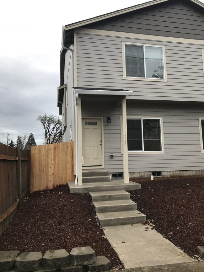 Photo - 1544-1546 Tripp St SE
