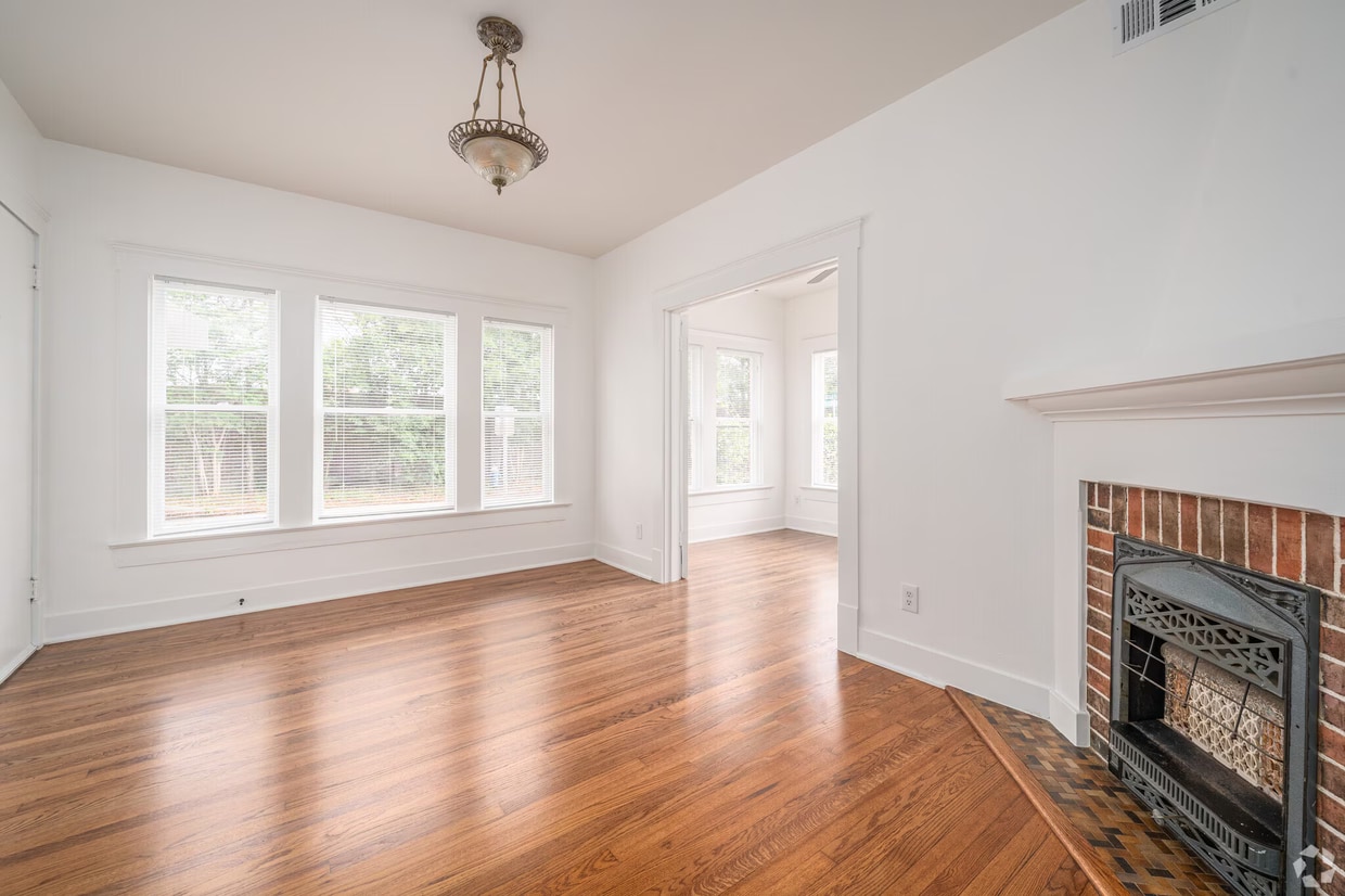 Living Room - 4907 Louisiana St (Houston, TX)