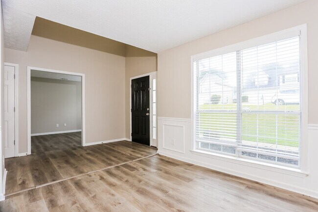 Photo - 8079 Clearview Cir