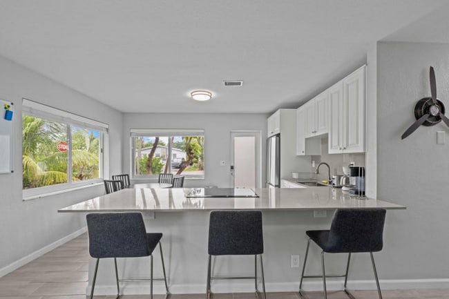 Photo - 1007 NE 9th Ct