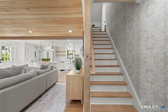 22 Oldfield Dr