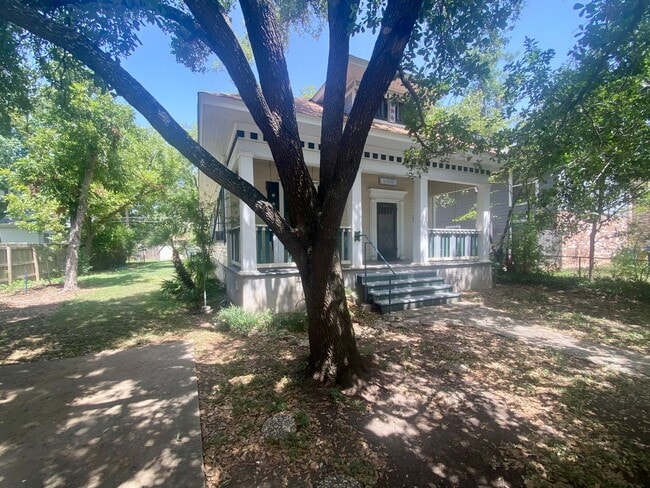 Photo - Charming 2/1 in Hyde Park- 4518 Depew!