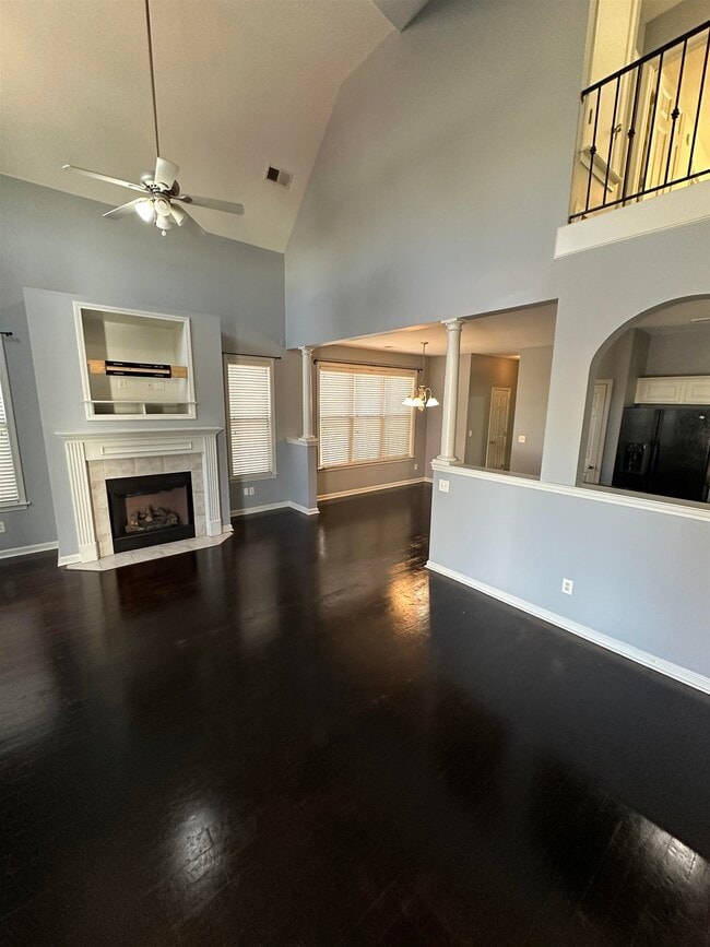 Photo - 1331 Island Pl E