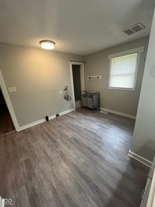 Photo - 824 Harlan St