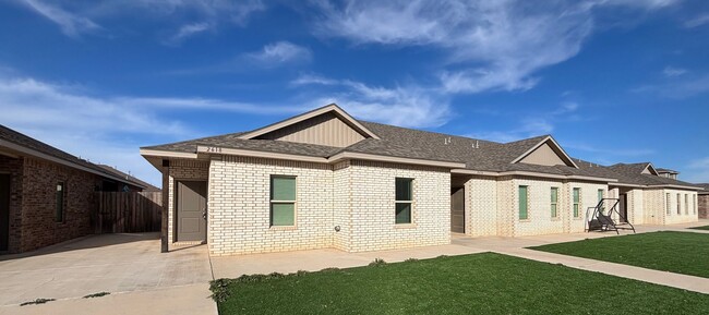 Townhome – Steps Away from Lubbock Cooper - Townhome – Steps Away from Lubbock Cooper