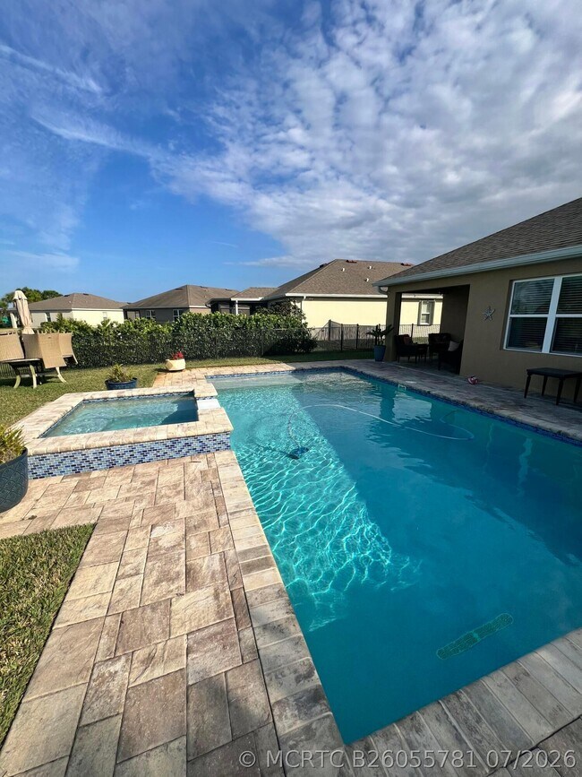 Photo - 3280 Roxbury Pl SW