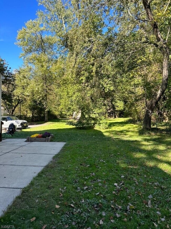 Photo - 225 E Northfield Rd