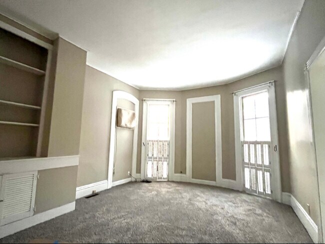 Building Photo - 155 E Main St