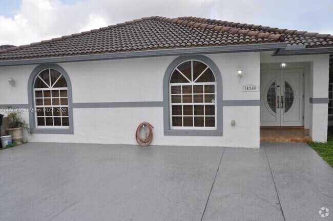 Building Photo - 14346 SW 49th Ln Rental