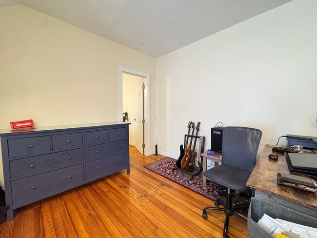 Photo - Spacious 2-Bedroom, 2-Bath in East Rock – Newly Renovated! Unit 3L