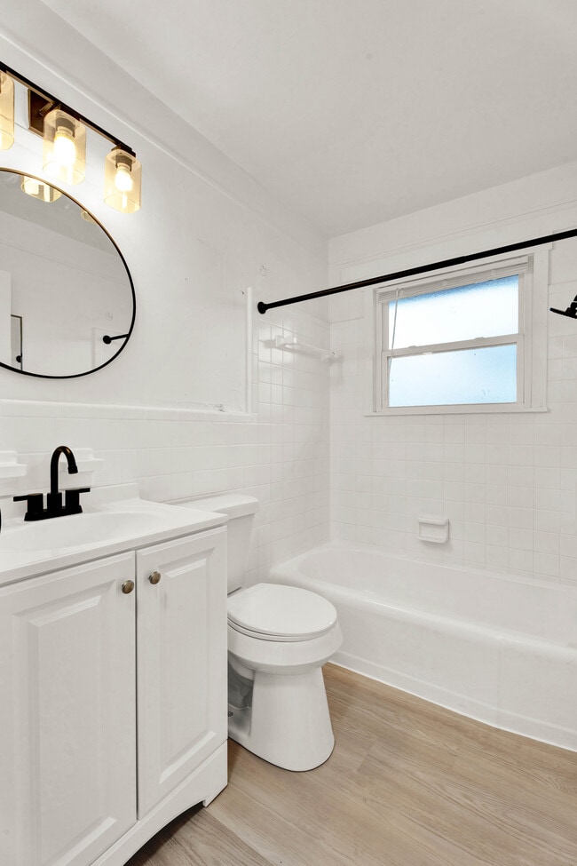 Photo - ONE11 RESIDENCES - MT CLEMENS - APARTMENTS