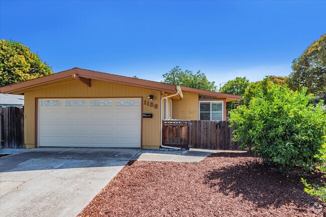 Building Photo - Wow! What a Great Home!