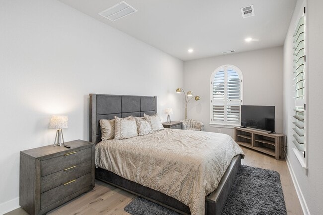 Photo - Stunning 4-Bedroom Luxury Residence with Bonus Office in the Prestigious Walsh Community LIKE NEW!