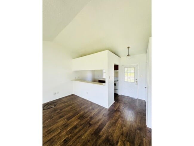 Building Photo - *******BEAUTIFUL HOME LOCACTED IN THE HERI...