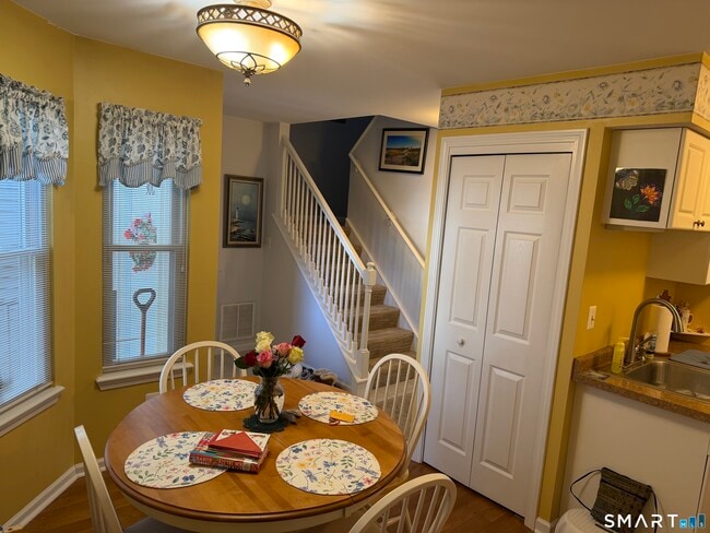 Photo - 30 Folkstone Rd Unit APT C