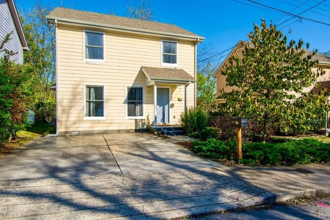 Photo - 914 Warren St