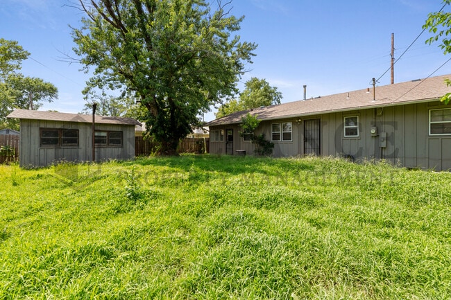 Photo - 2131 W 25th St N