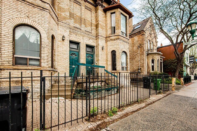 Photo - 202 Gerrard St E Unit 1