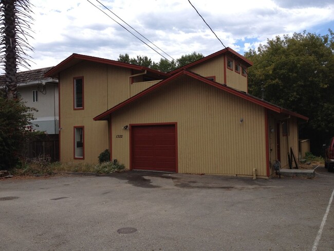 5 Bedroom 3.25 Bath Close to UC, hiking, m... - 5 Bedroom 3.25 Bath Close to UC, hiking, m... House