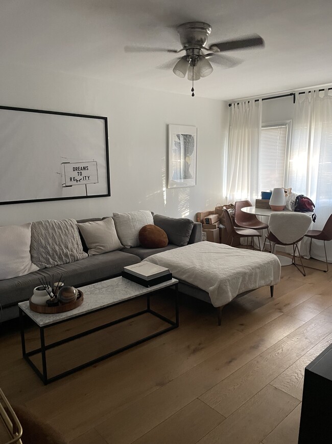 lounge - 2202 Penmar Ave Apartments Unit 2202