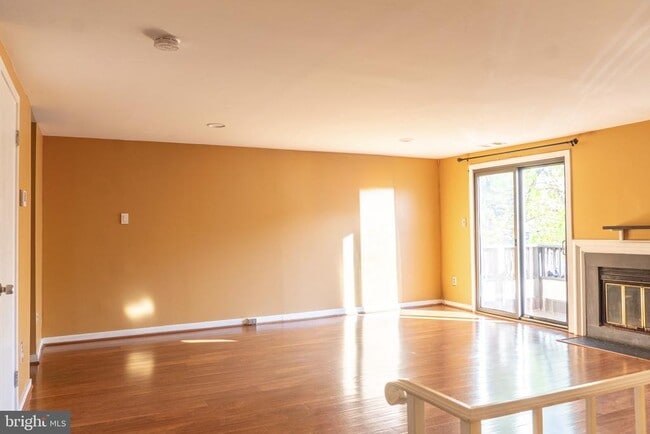 Photo - 9804 Hellingly Pl Unit 103