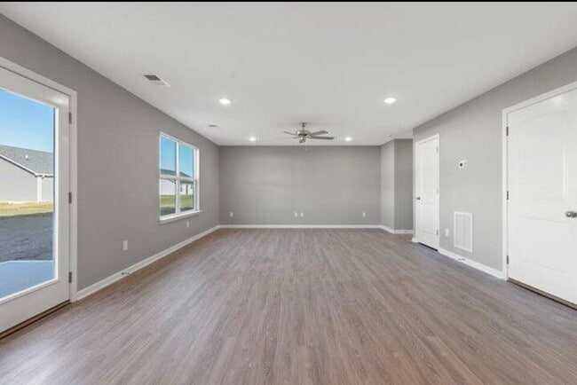 Photo - 213 Jared Parker Wy