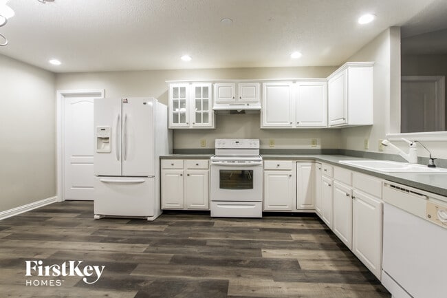 Photo - 529 Streamside Dr