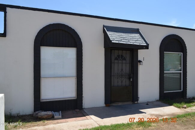 Building Photo - 1551 E 28th Ave Unit 1