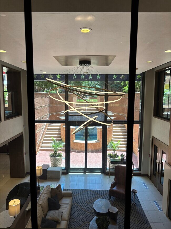 Photo - 616 E St NW Unidad #605