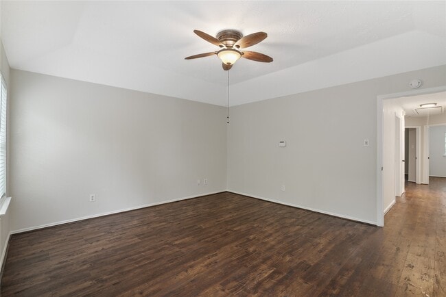 Building Photo - 4807 Shadowdale Dr