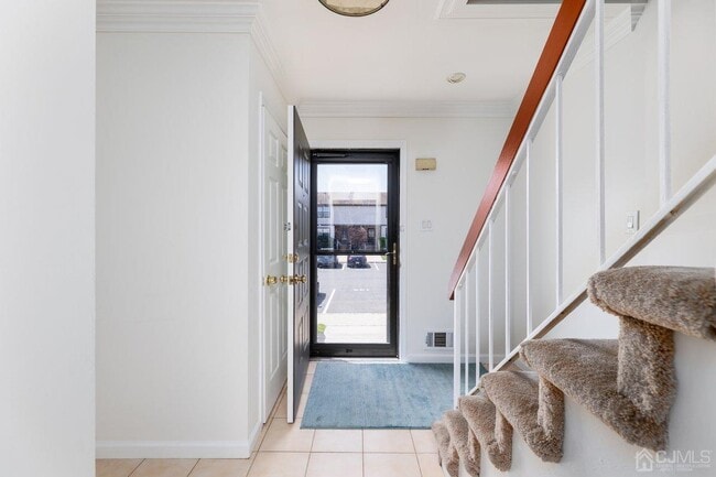 104 Maple Hill Dr