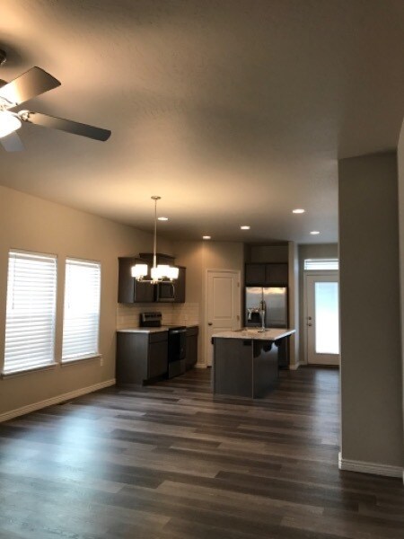 Photo - 654 Heidi Ave