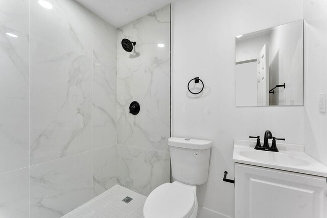Photo - 307 NW 6th St